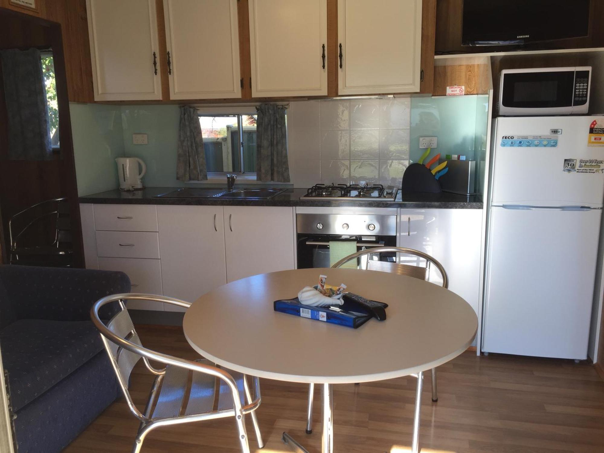 Beachcomber Caravan Park Mallacoota Ngoại thất bức ảnh