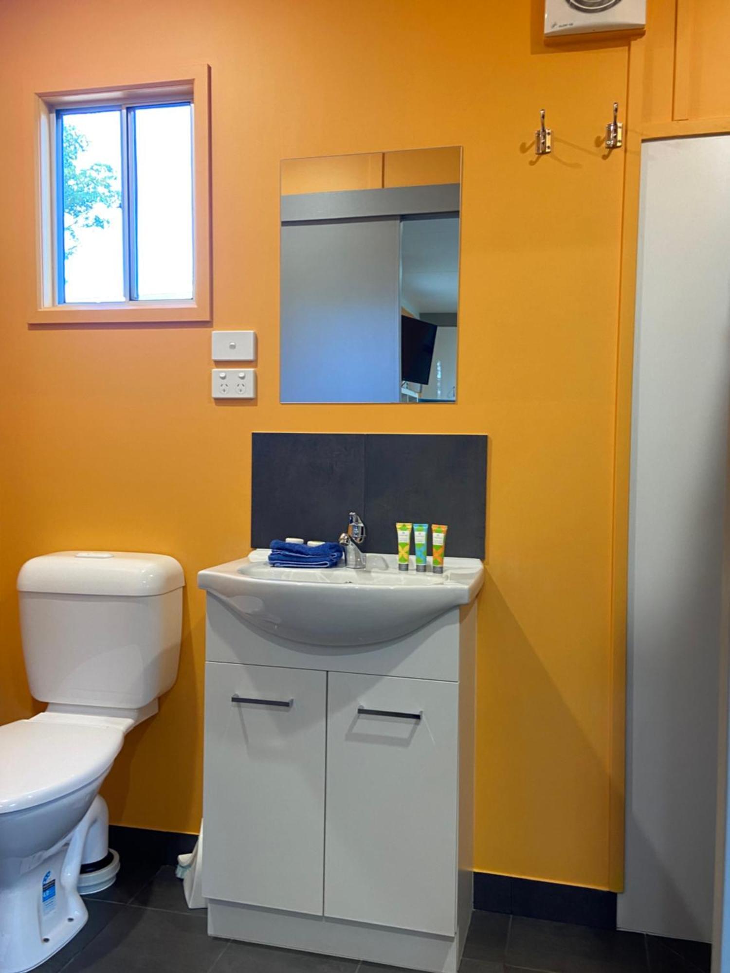 Beachcomber Caravan Park Mallacoota Ngoại thất bức ảnh